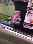 Ook in de Lidl, boycot konijnenvlees stickers. 